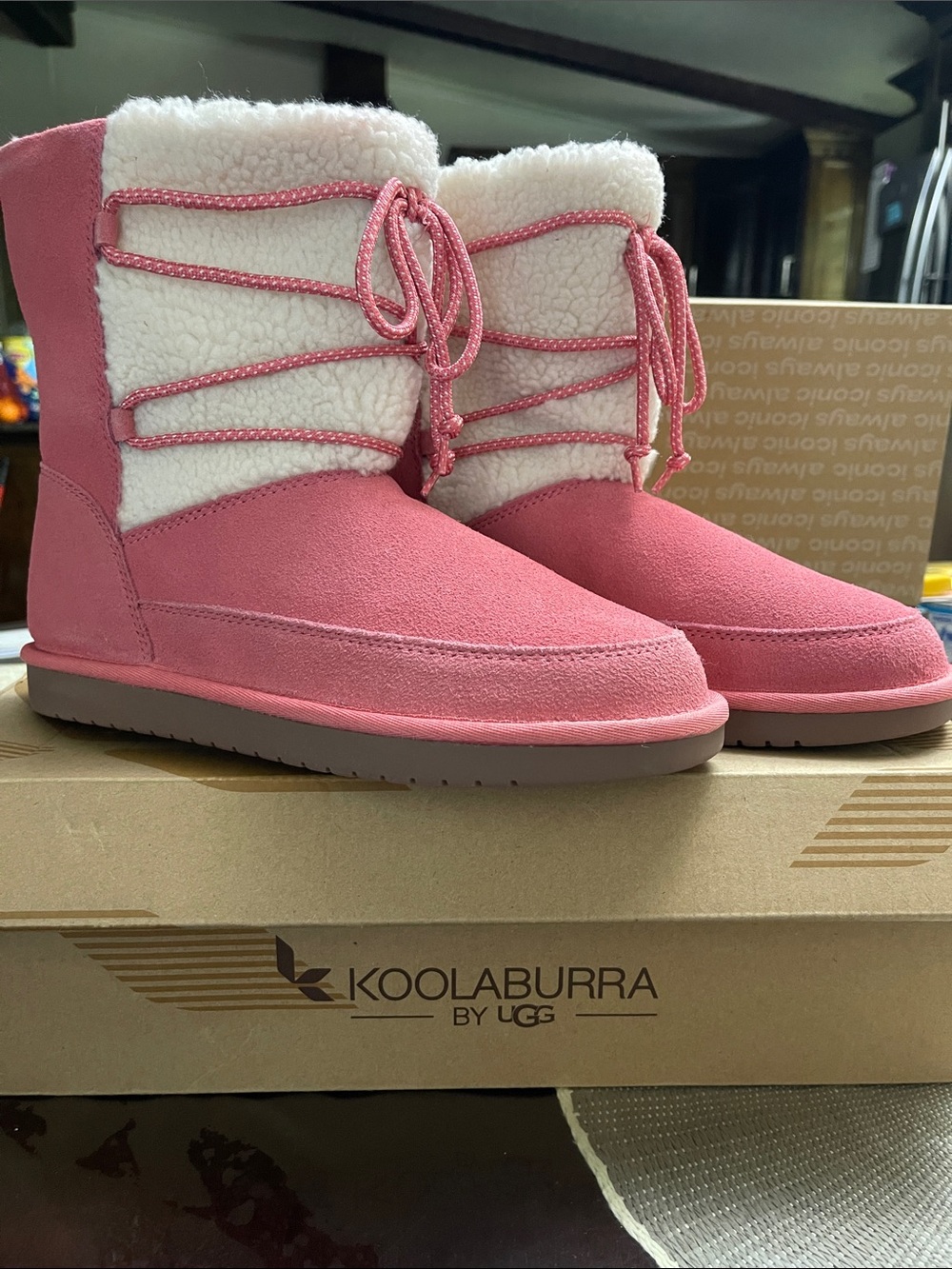 Koolaburra Pink Sherpa Trim Lace-Up Winter Boots for girls size 5